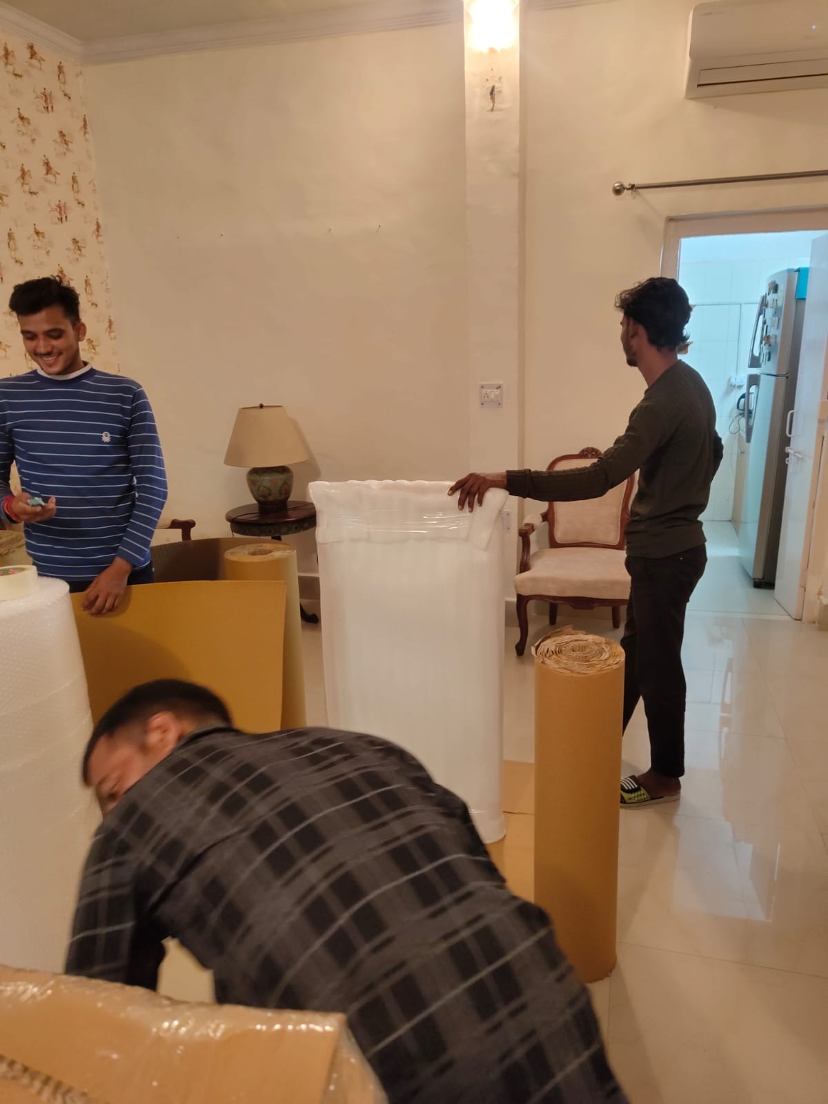 Star Packers domestic move crew wrapping furniture