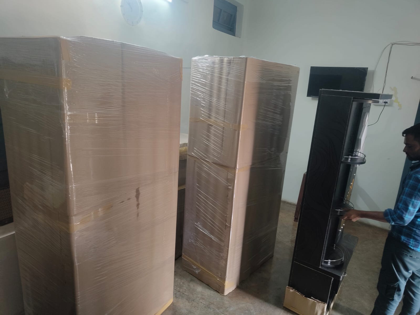Star Packers enclosed car carrier ready to load